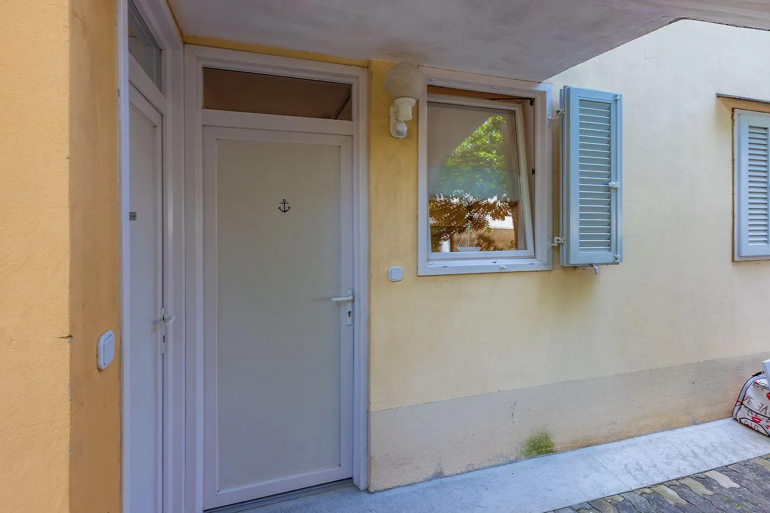 Malerisches Apartment Nur 50 Meter Zum Strand Mit Privatem Balkon, Wifi, Privatparkplatz Selce Croatia