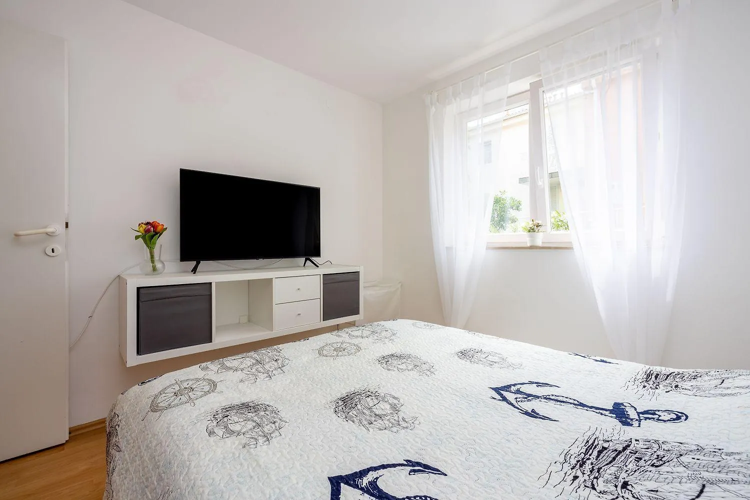 Malerisches Apartment Nur 50 Meter Zum Strand Mit Privatem Balkon, Wifi, Privatparkplatz Selce Croatia