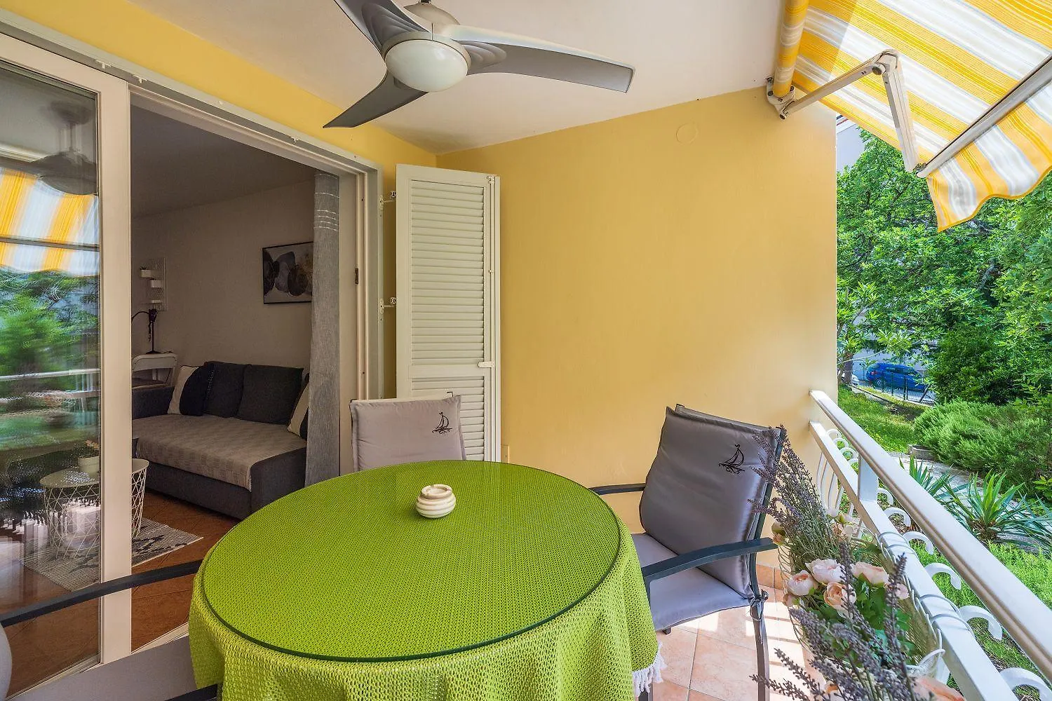 Malerisches Apartment Nur 50 Meter Zum Strand Mit Privatem Balkon, Wifi, Privatparkplatz Selce Croatia