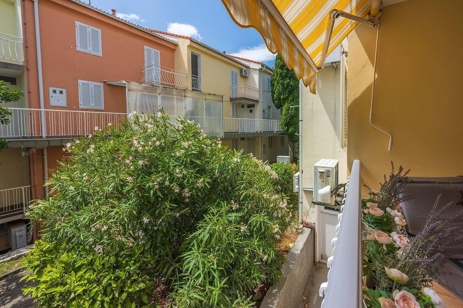 Malerisches Apartment Nur 50 Meter Zum Strand Mit Privatem Balkon, Wifi, Privatparkplatz Selce