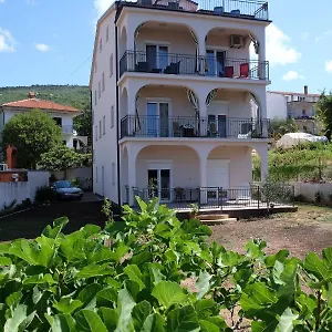 Mojca Apartment
