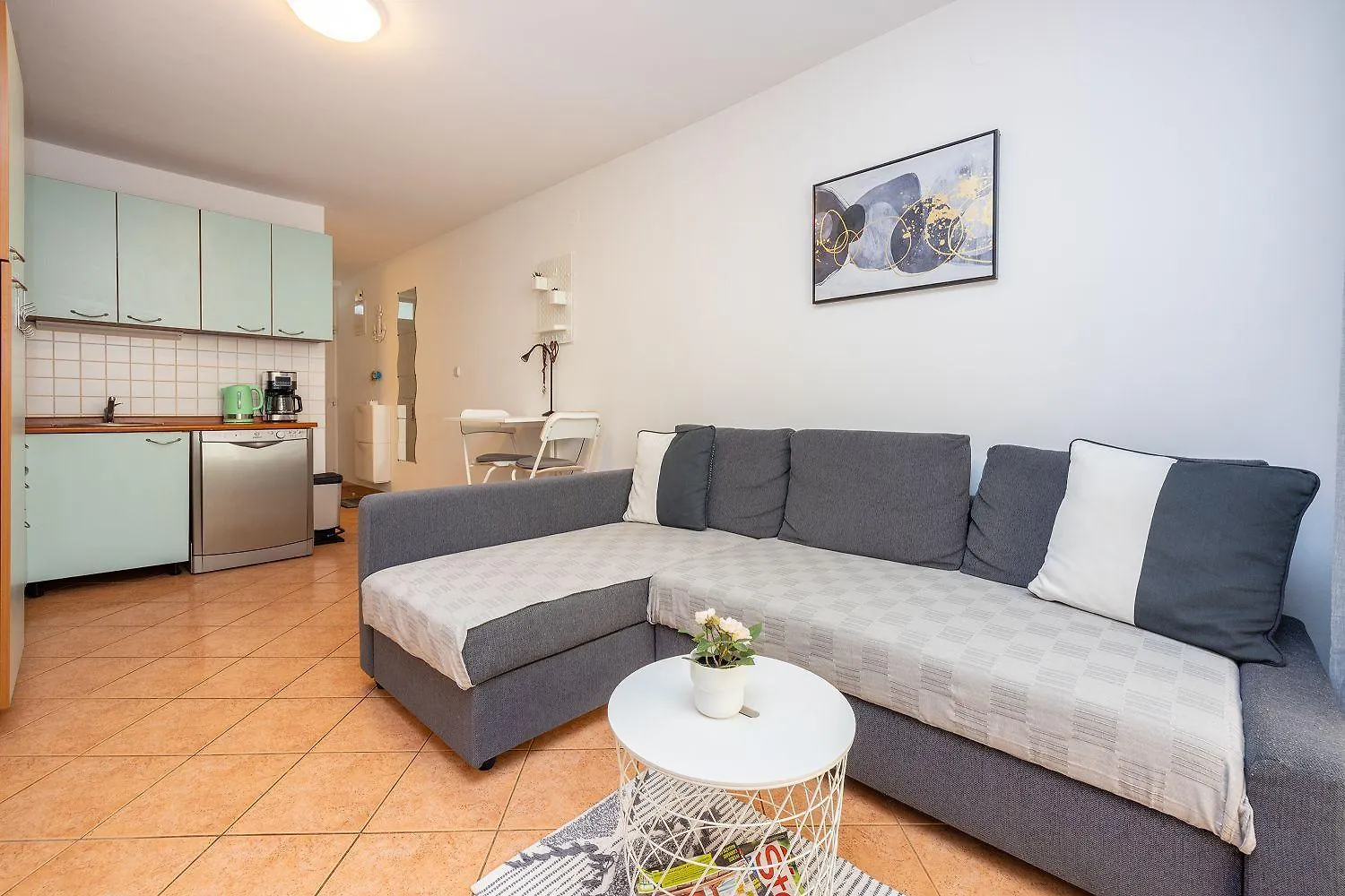 Malerisches Apartment Nur 50 Meter Zum Strand Mit Privatem Balkon, Wifi, Privatparkplatz Selce